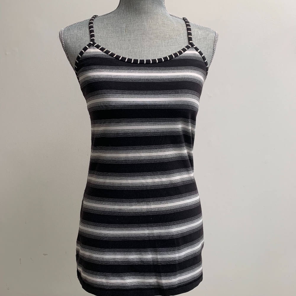 Lululemon Power Y Tank - Picture 4 of 7